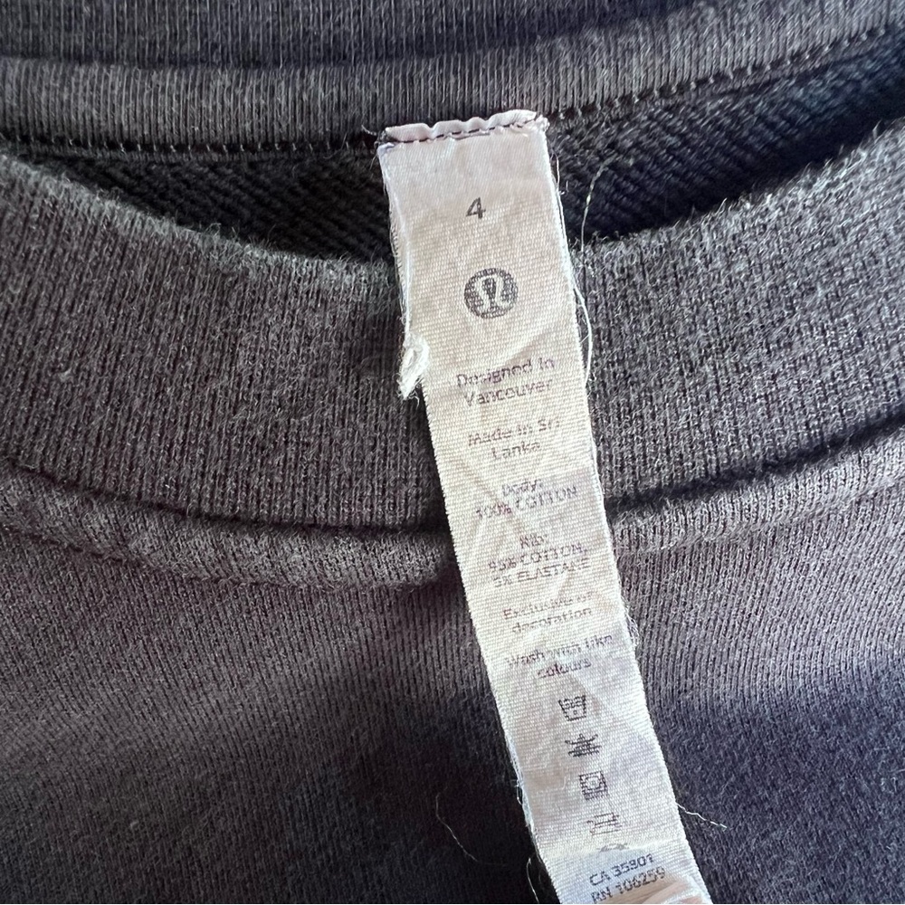 Lululemon perfectly oversized crew spell out sweatshirt 4 black logo - Picture 6 of 8